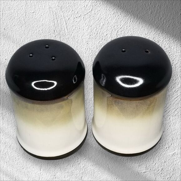 Vintage Sango Nova Black Salt and Pepper Shakers - Picture 2 of 16